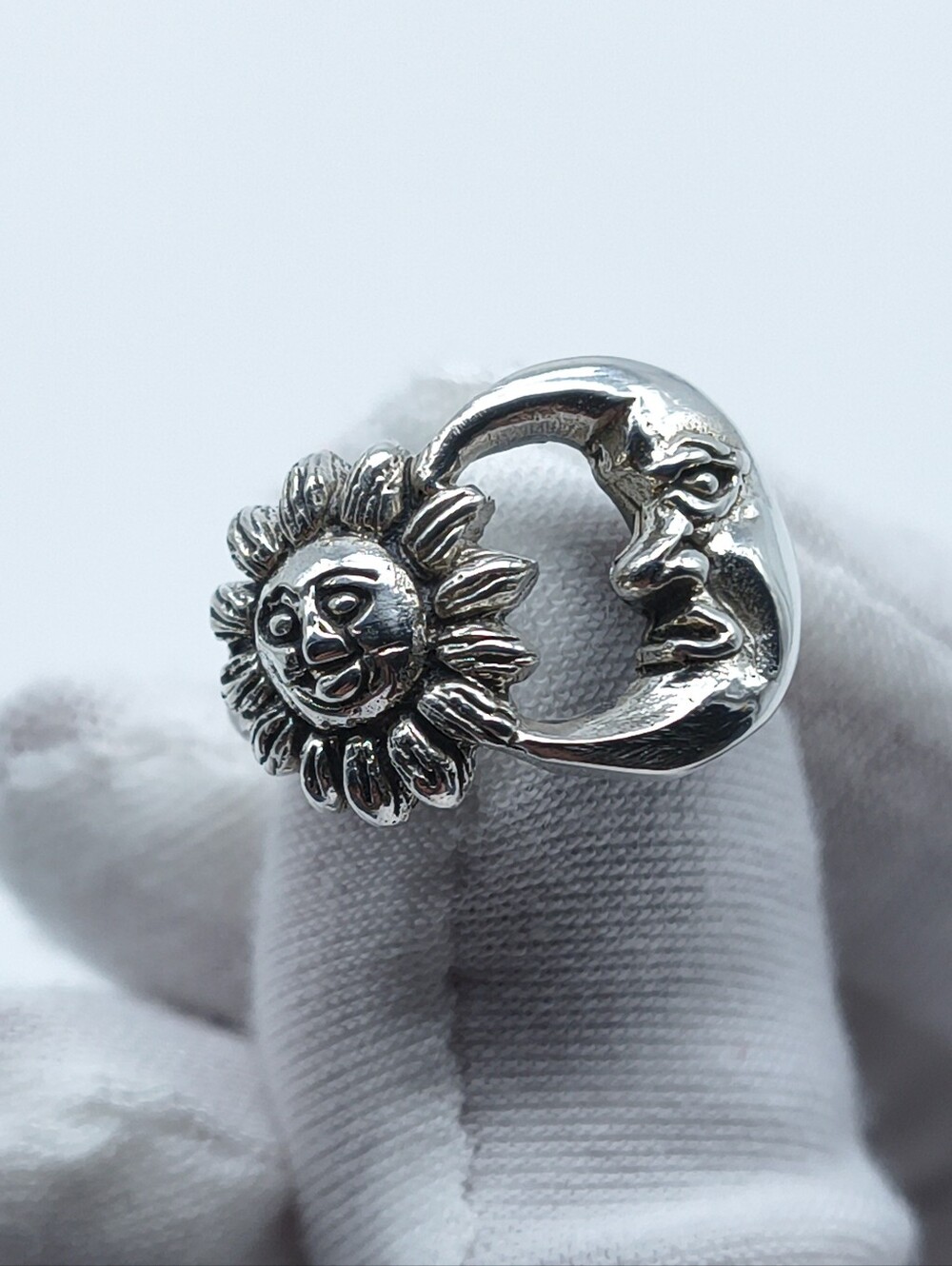 Sterling Silver 3 Dimensional Sun And Moon Ring